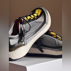 Stella McCartney x Adidas PulseBoost HD shoes- EUC
